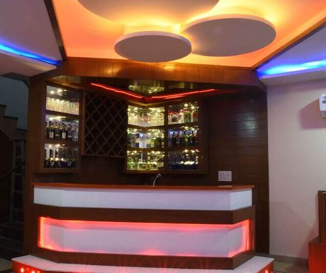 호텔 Gst Grand Plaza