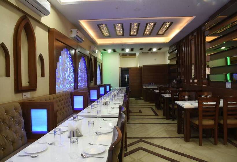 호텔 Gst Grand Plaza