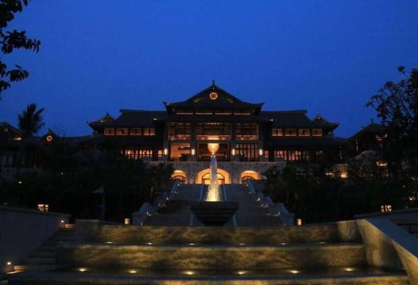 فندق Hainan Qizi Bay New Century Resort