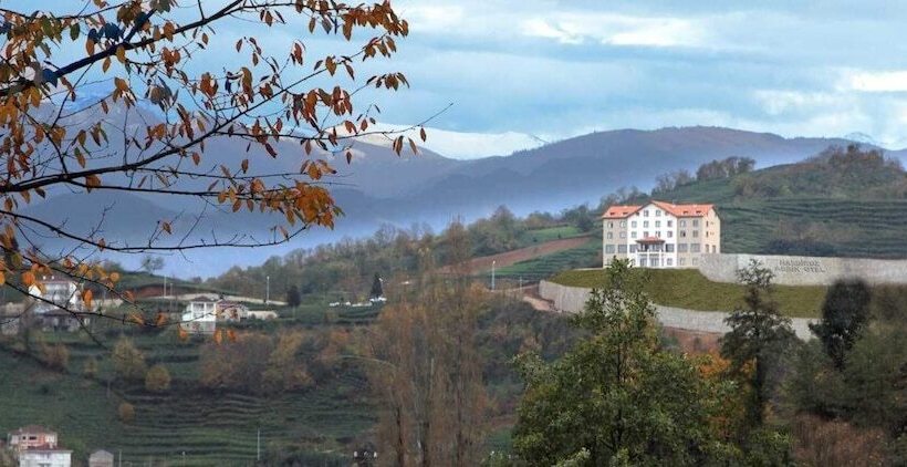 בית מלון כפרי Hasdikoz Abdik