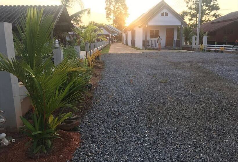 בית מלון כפרי I Nan Resort