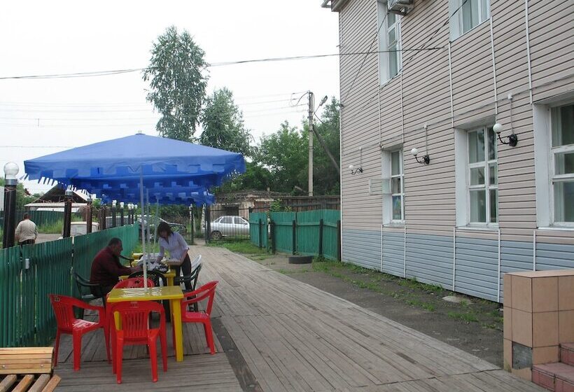 ホテル Inn On Oktyabrskaya 1 B