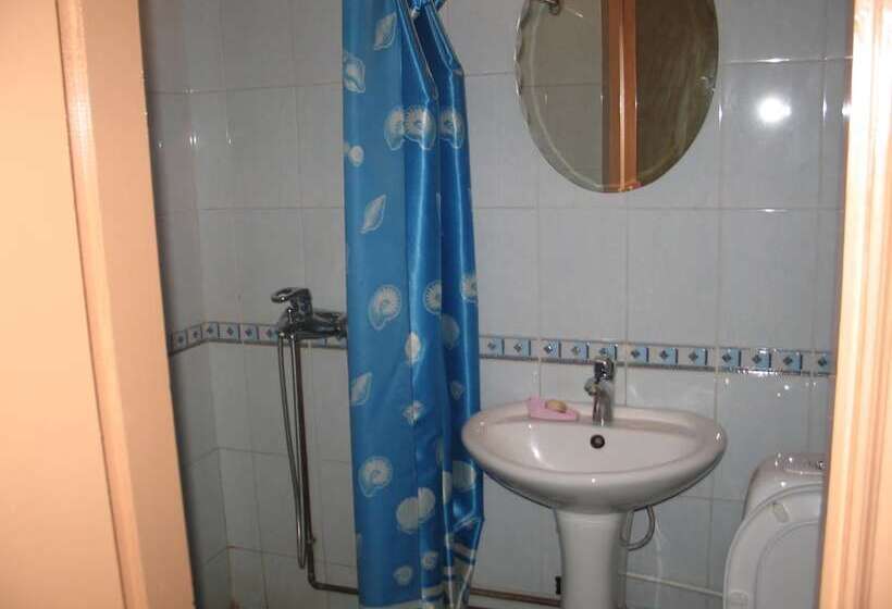 ホテル Inn On Oktyabrskaya 1 B