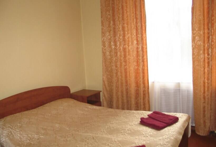 ホテル Inn On Oktyabrskaya 1 B