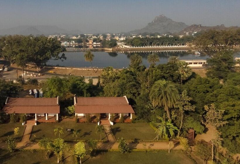 فندق Kp Cottages