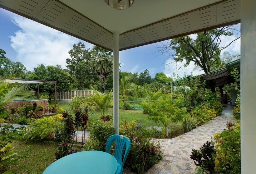 בית מלון כפרי Lake Resort Korat