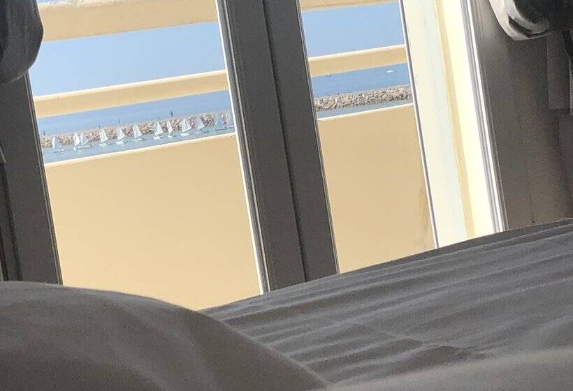 Отель Le Carnon