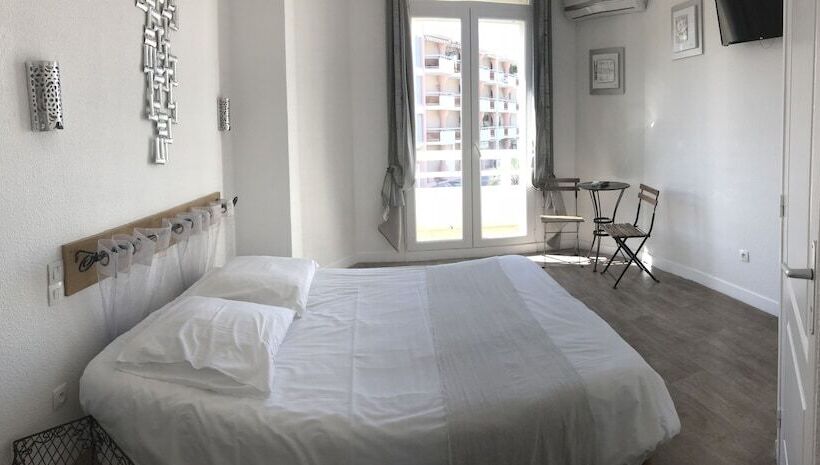 Отель Le Carnon