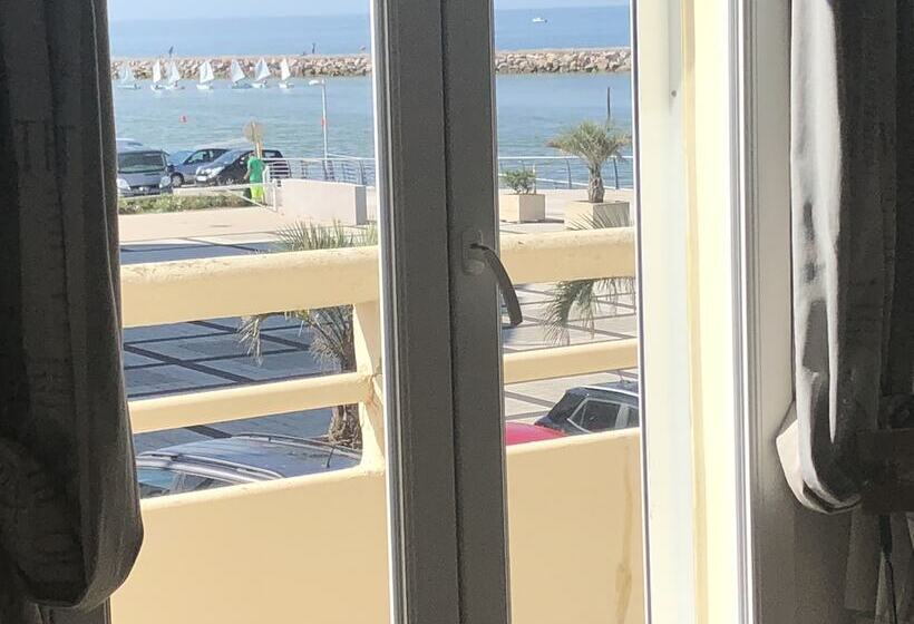 Отель Le Carnon