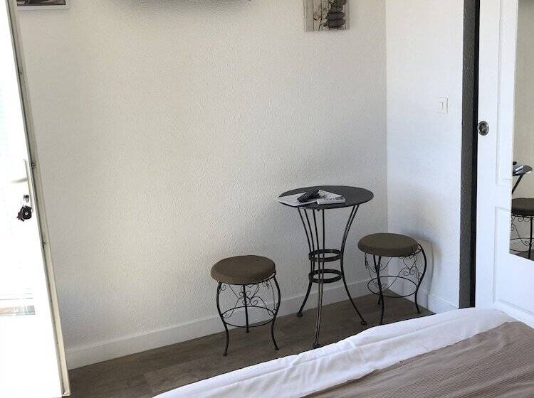 Отель Le Carnon