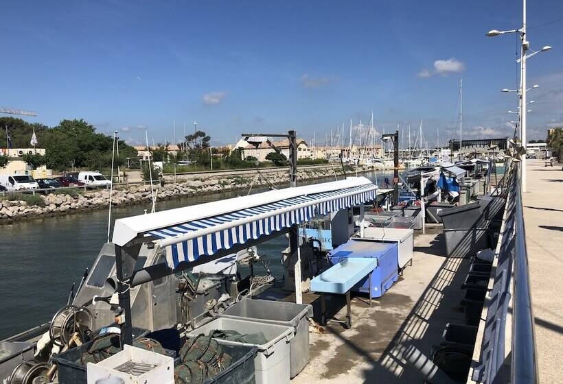 Отель Le Carnon