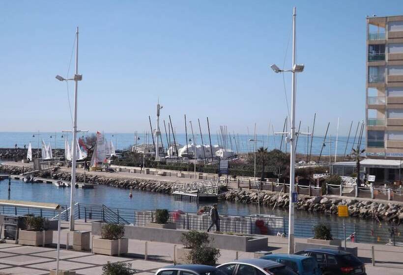 Отель Le Carnon