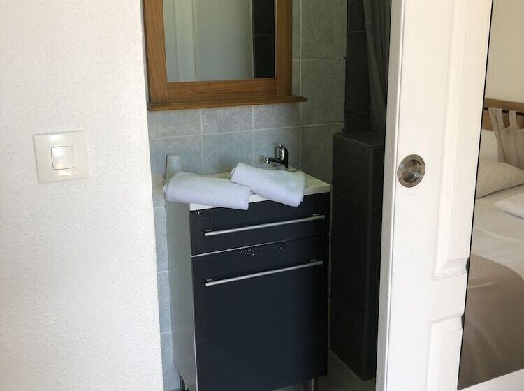 Отель Le Carnon