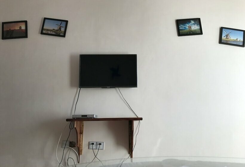 فندق Little Windmill International Hostel