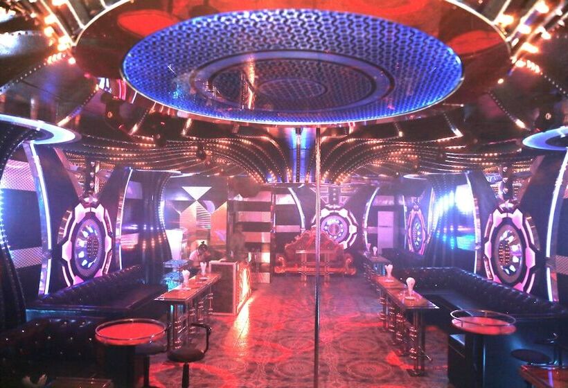 Отель Lucky Ruby Border Casino