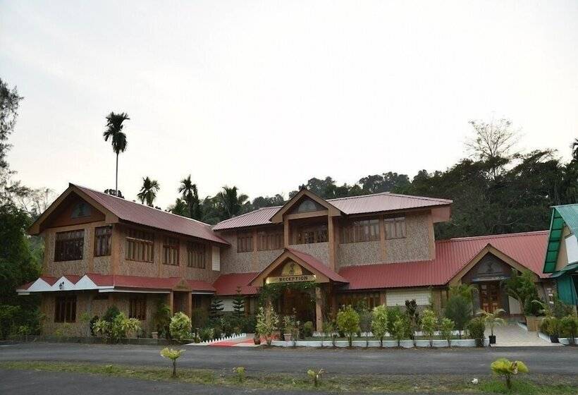 Отель Lush Green Retreat