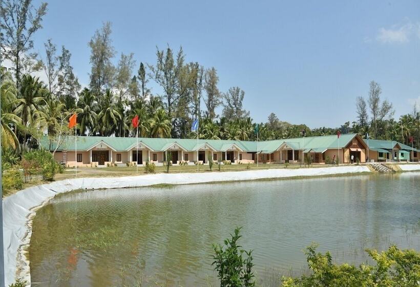 Отель Lush Green Retreat