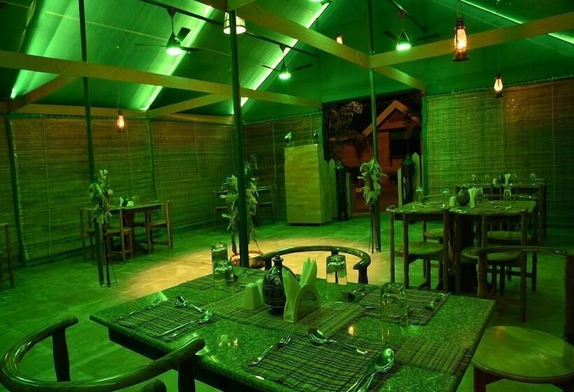 Отель Lush Green Retreat