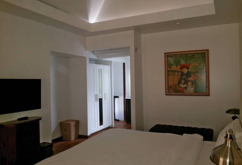 فندق Mantakiri Island Resort Private Island
