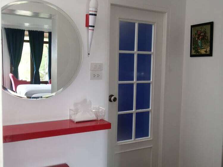 فندق Mantakiri Island Resort Private Island