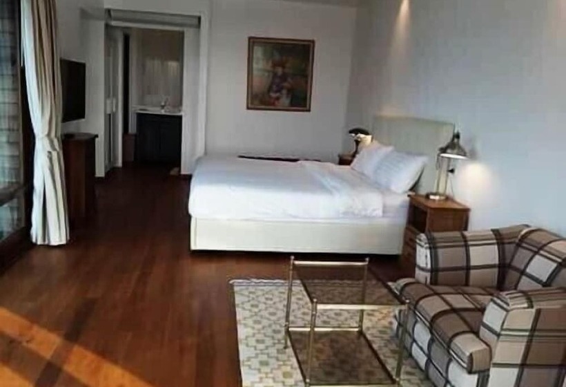 فندق Mantakiri Island Resort Private Island