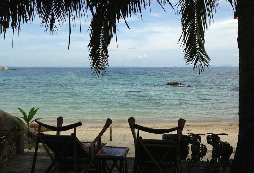 فندق Mantakiri Island Resort Private Island