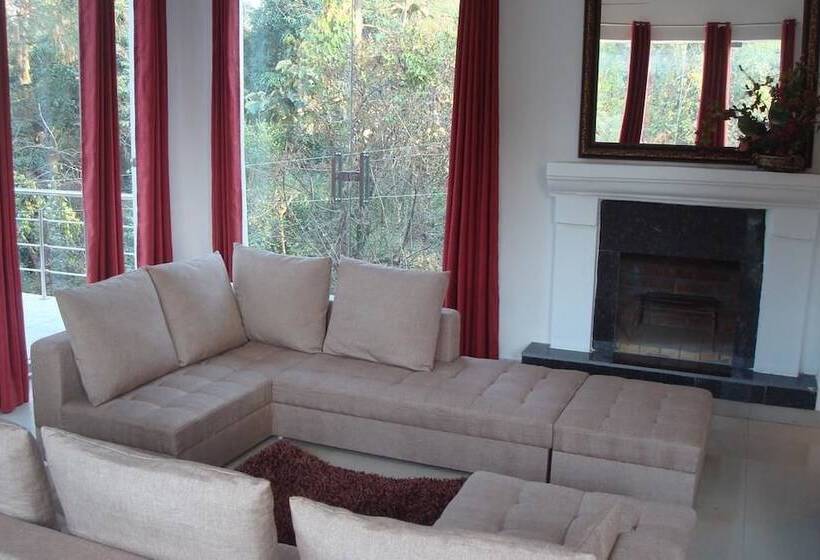 בית מלון כפרי Midwood Breeze By Opensky