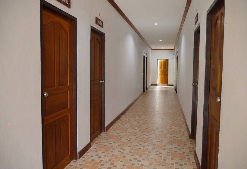 ホテル Nahinlad Resort