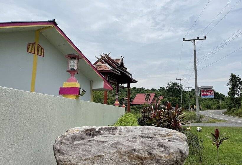 ホテル Nahinlad Resort