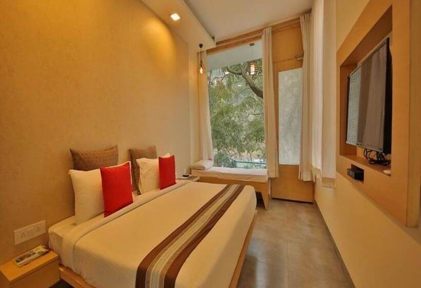בית מלון כפרי Namami Ganges Resort