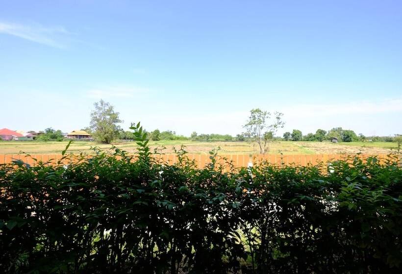 בית מלון כפרי Paktraporn Resort