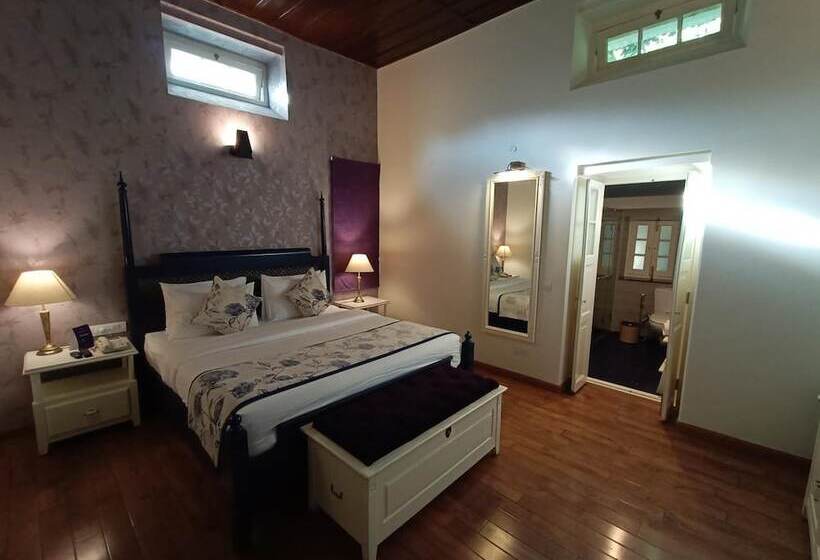 בית מלון כפרי Pine Retreat