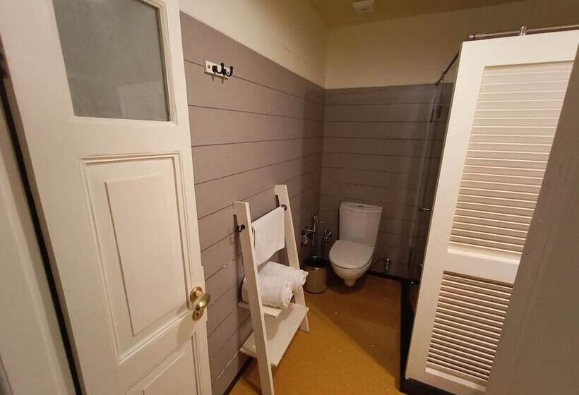 בית מלון כפרי Pine Retreat