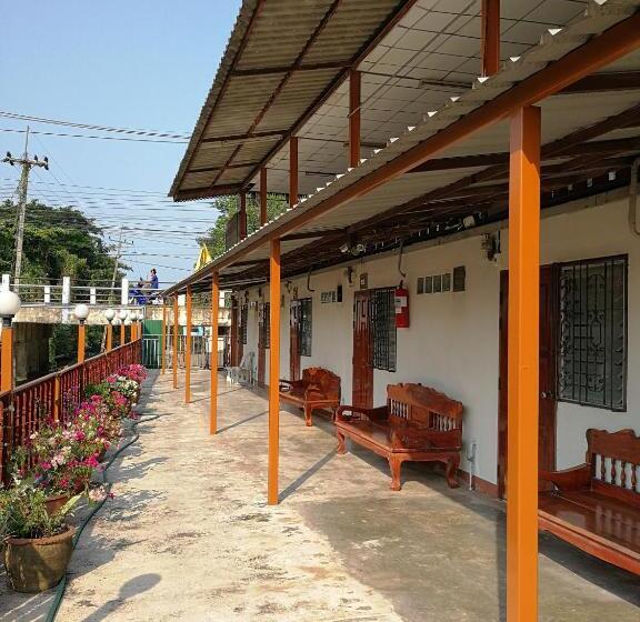 Отель Puengluang