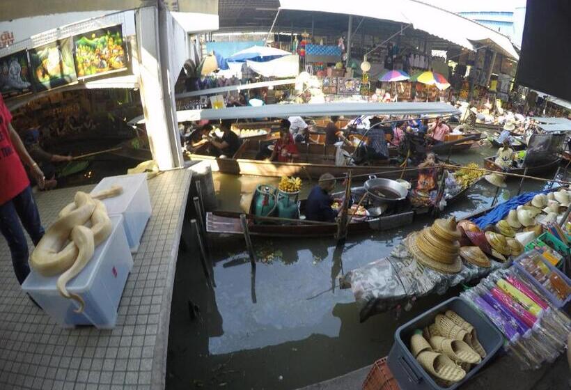 Отель Puengluang