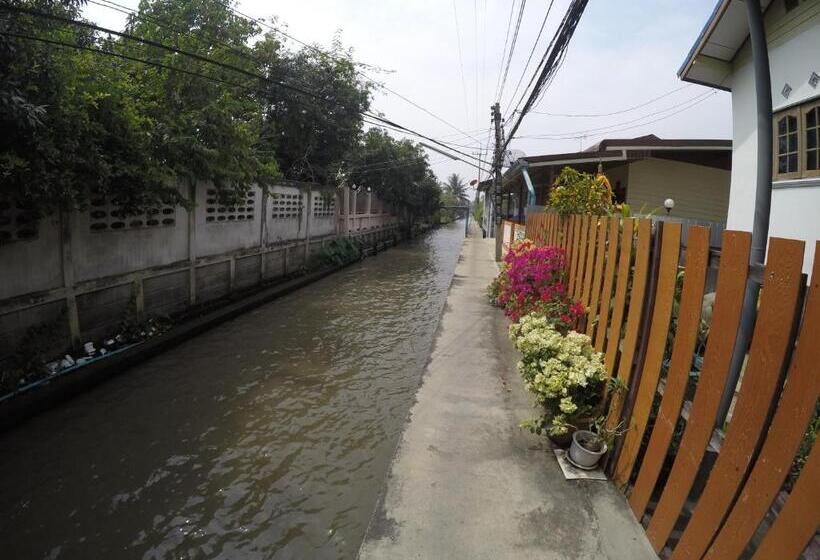 Отель Puengluang