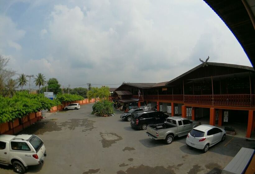 Отель Puengluang