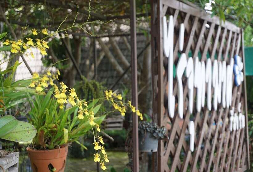 בית מלון כפרי Rai Juthamas Resort