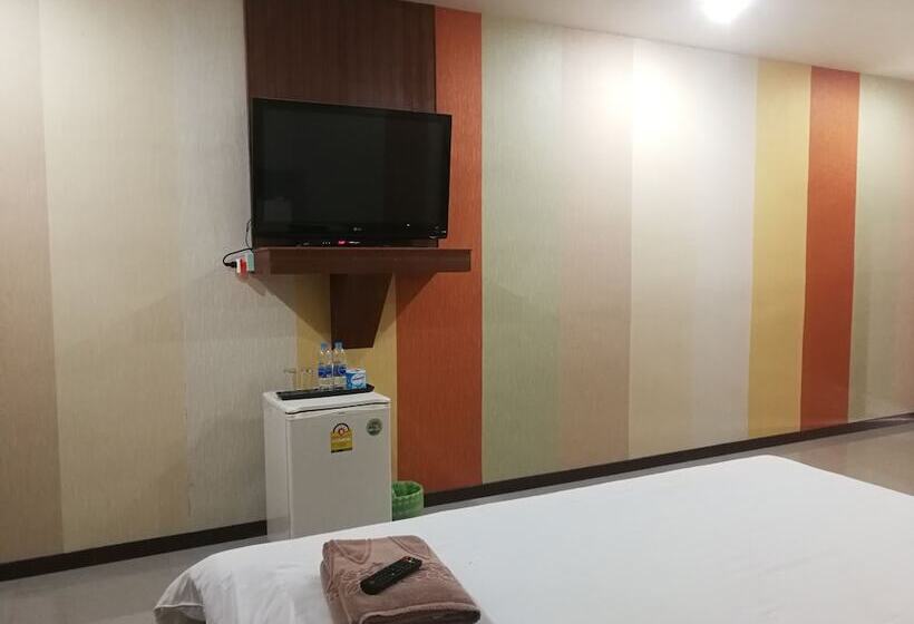 בית מלון כפרי Reurn Thai Resort Ratchaburi