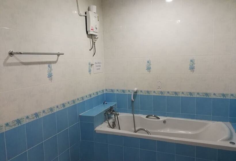 בית מלון כפרי Reurn Thai Resort Ratchaburi