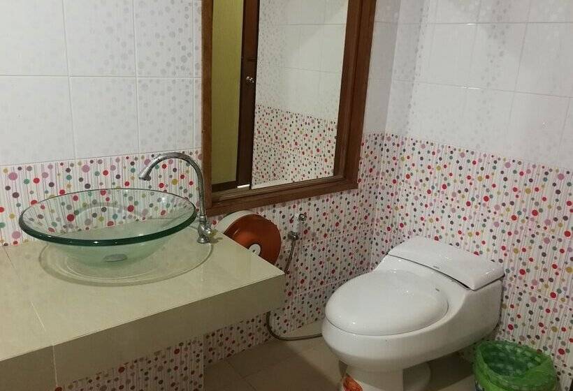 בית מלון כפרי Reurn Thai Resort Ratchaburi