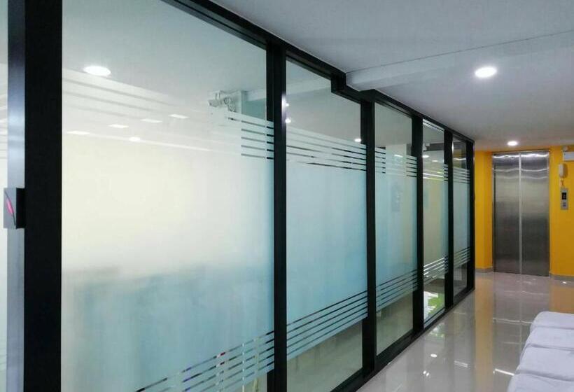 호텔 Riski Residence Bangbuathong