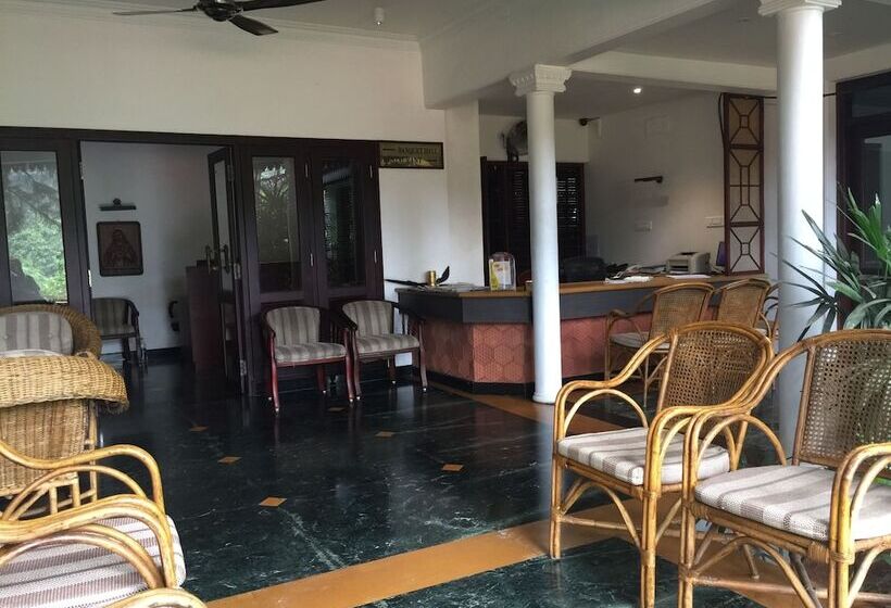 호텔 River Banks Madaparambil Resort