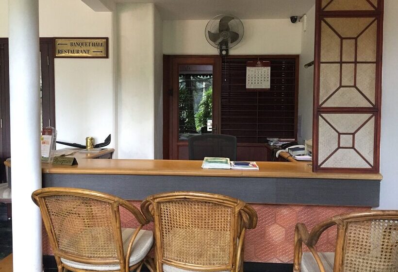 호텔 River Banks Madaparambil Resort