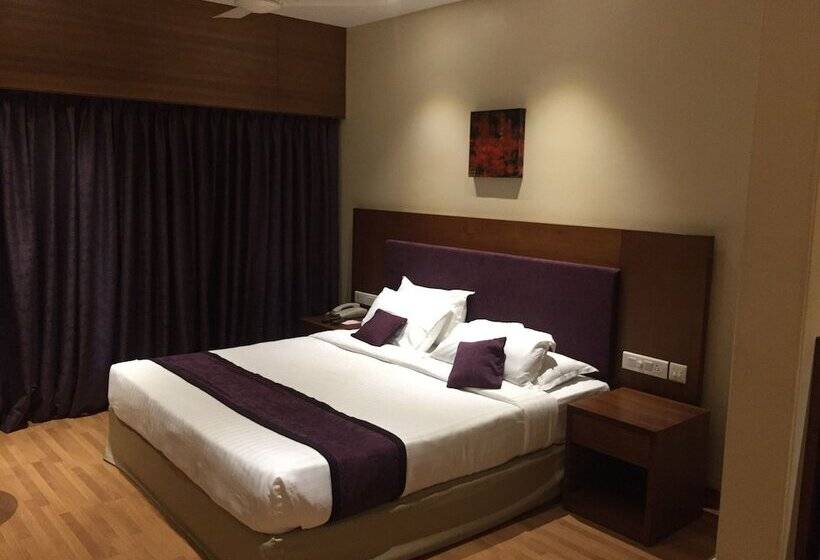 호텔 River Banks Madaparambil Resort