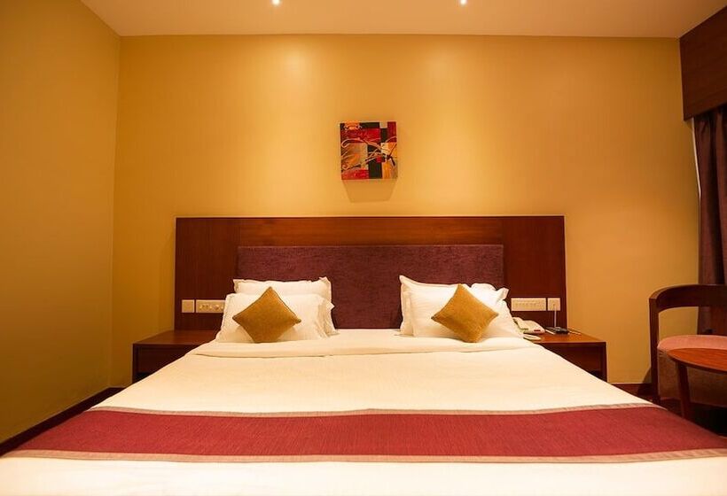 호텔 River Banks Madaparambil Resort