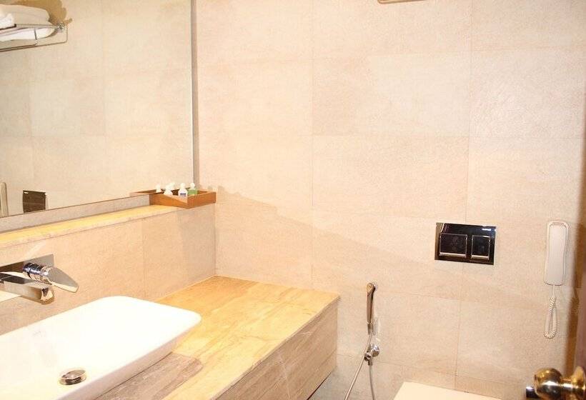 호텔 River Banks Madaparambil Resort