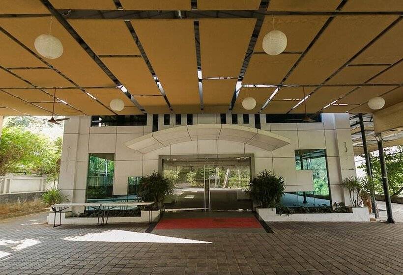 호텔 River Banks Madaparambil Resort