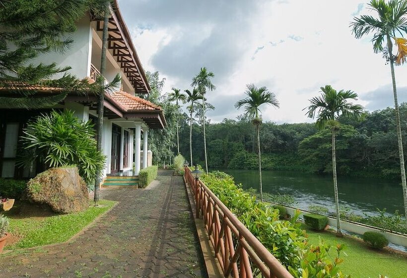 호텔 River Banks Madaparambil Resort