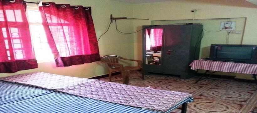 בית מלון כפרי Room Maangta 315   Porvorim Goa